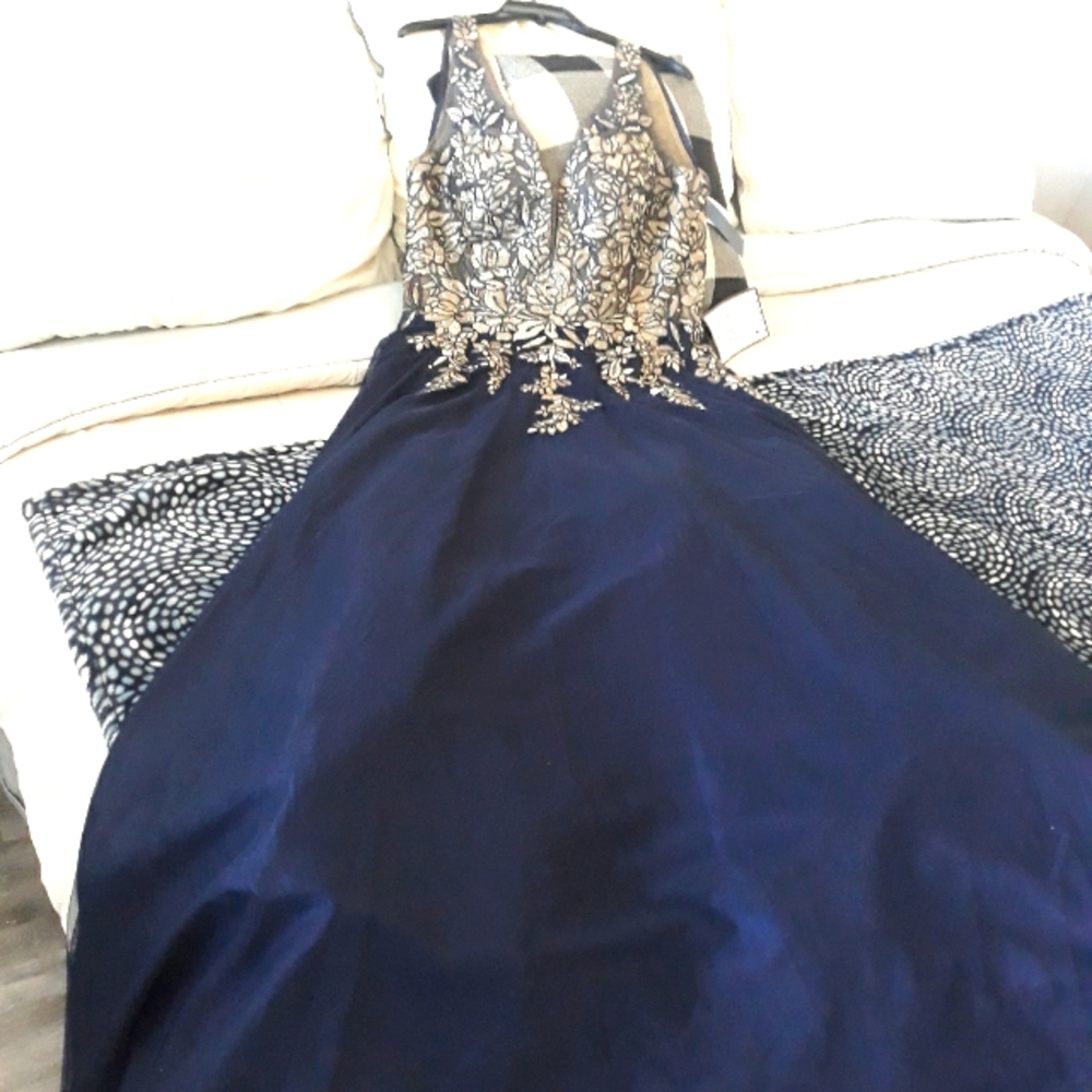 Elegant prom gown dress size 16